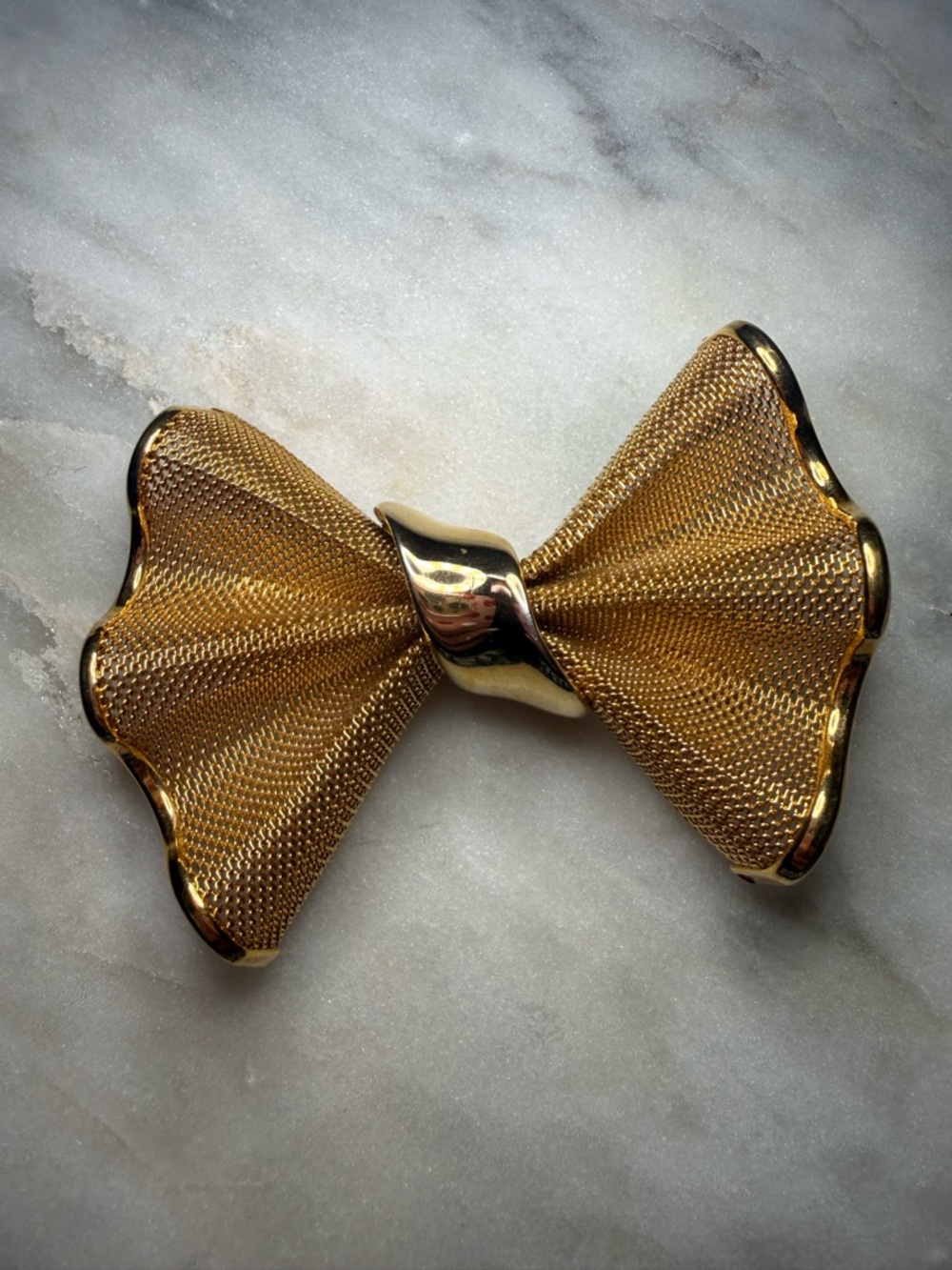 Signed GIVENCHY goldtone mesh bow brooch 🎀